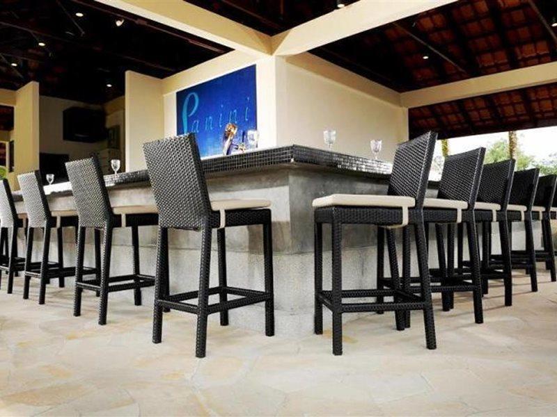 Damai Puri Resort & Spa Kuching Dış mekan fotoğraf Bar stools