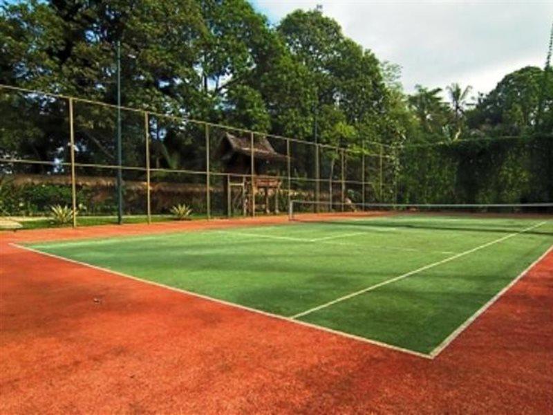 Damai Puri Resort & Spa Kuching Dış mekan fotoğraf Tennis court