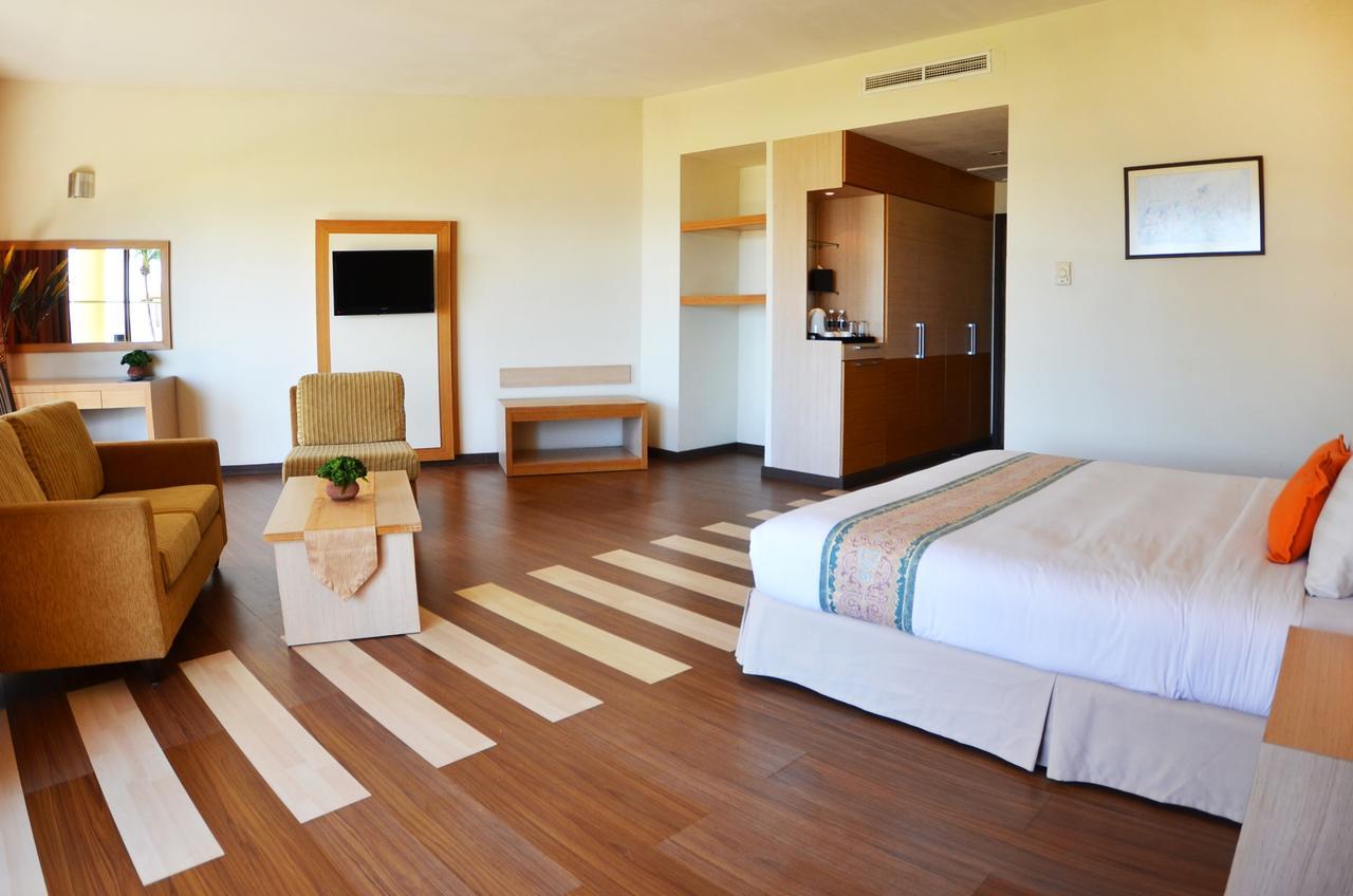 Damai Puri Resort & Spa Kuching Dış mekan fotoğraf A room at the hotel