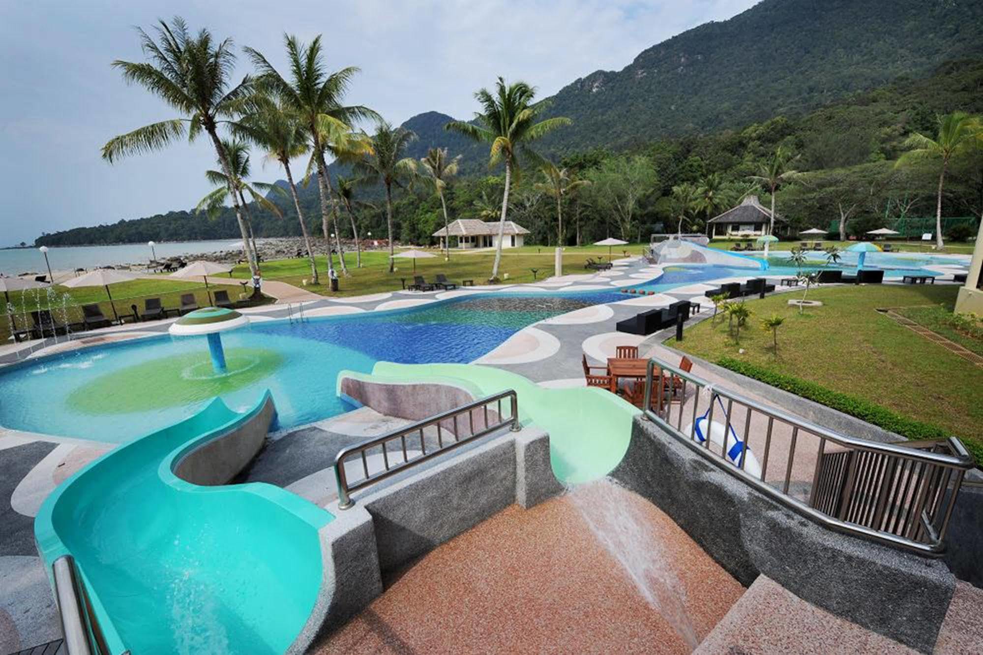 Damai Puri Resort & Spa Kuching Dış mekan fotoğraf Waterpark